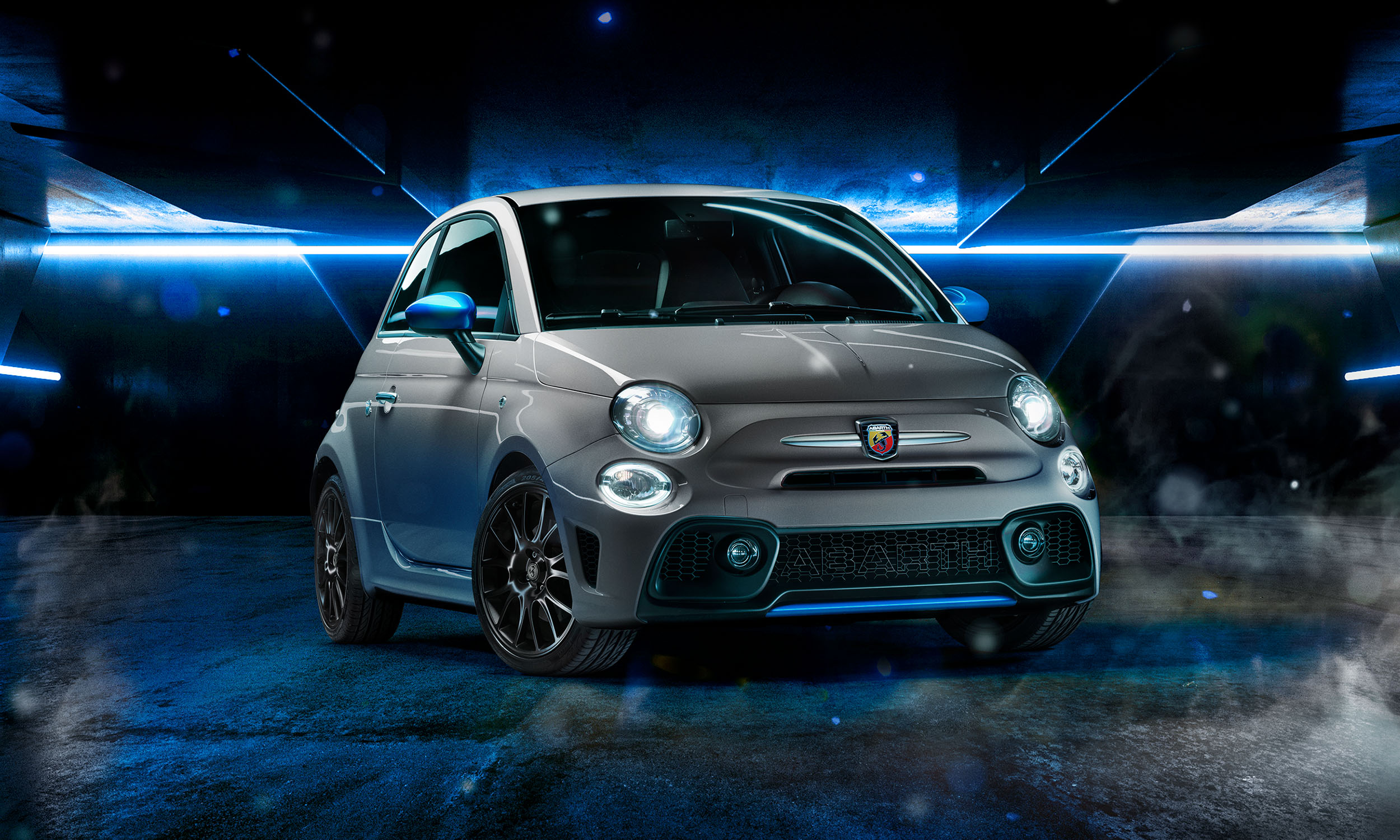 ABARTH 595モデルの新グレード「F595」を発売 | Stellantis