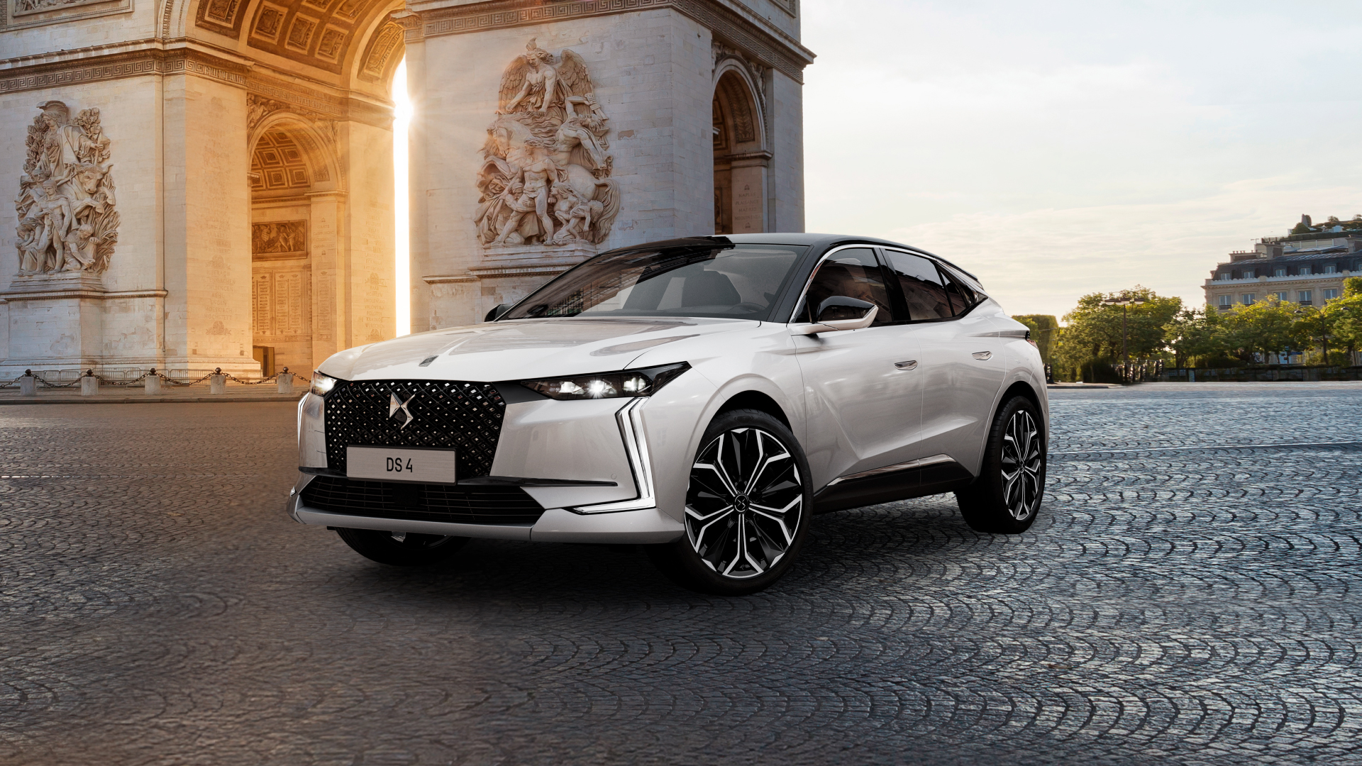 DS オートモビル DS 4の限定車「DS 4 ETOILE Champs-Élysées」を
